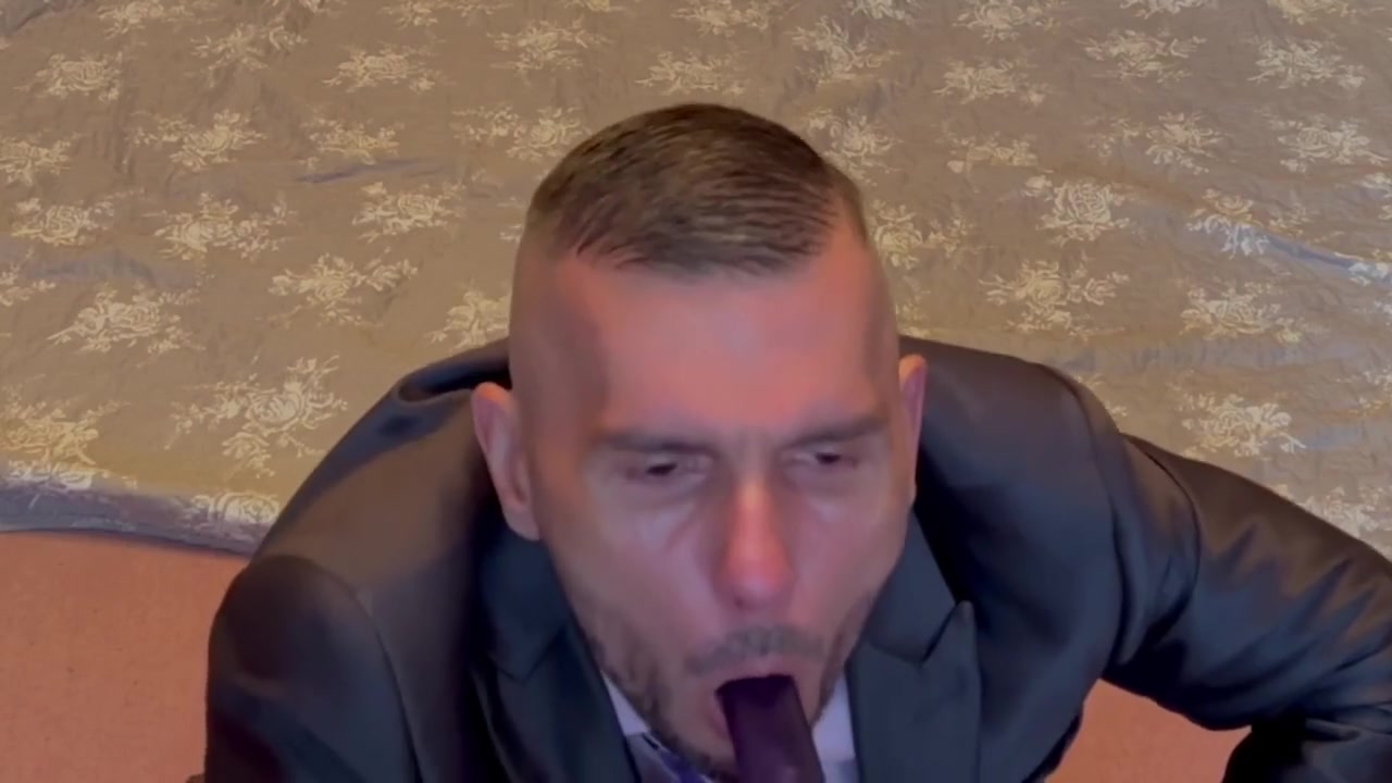 Athletic Master In Nike Tns Orders The Slutty Businessman To Make A Show For Him And Have Fun Till