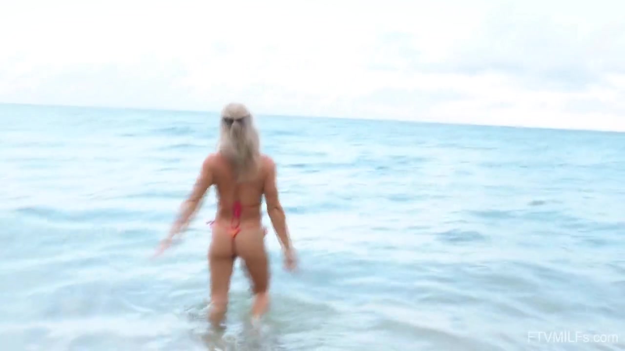 Madison Leigh In Athletic Blonde