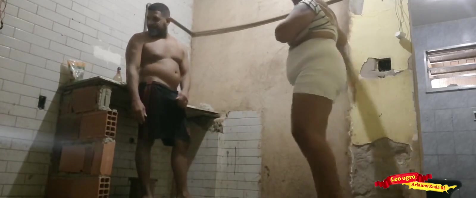 Chubby Married Girl Gave Her Ass To The Builder