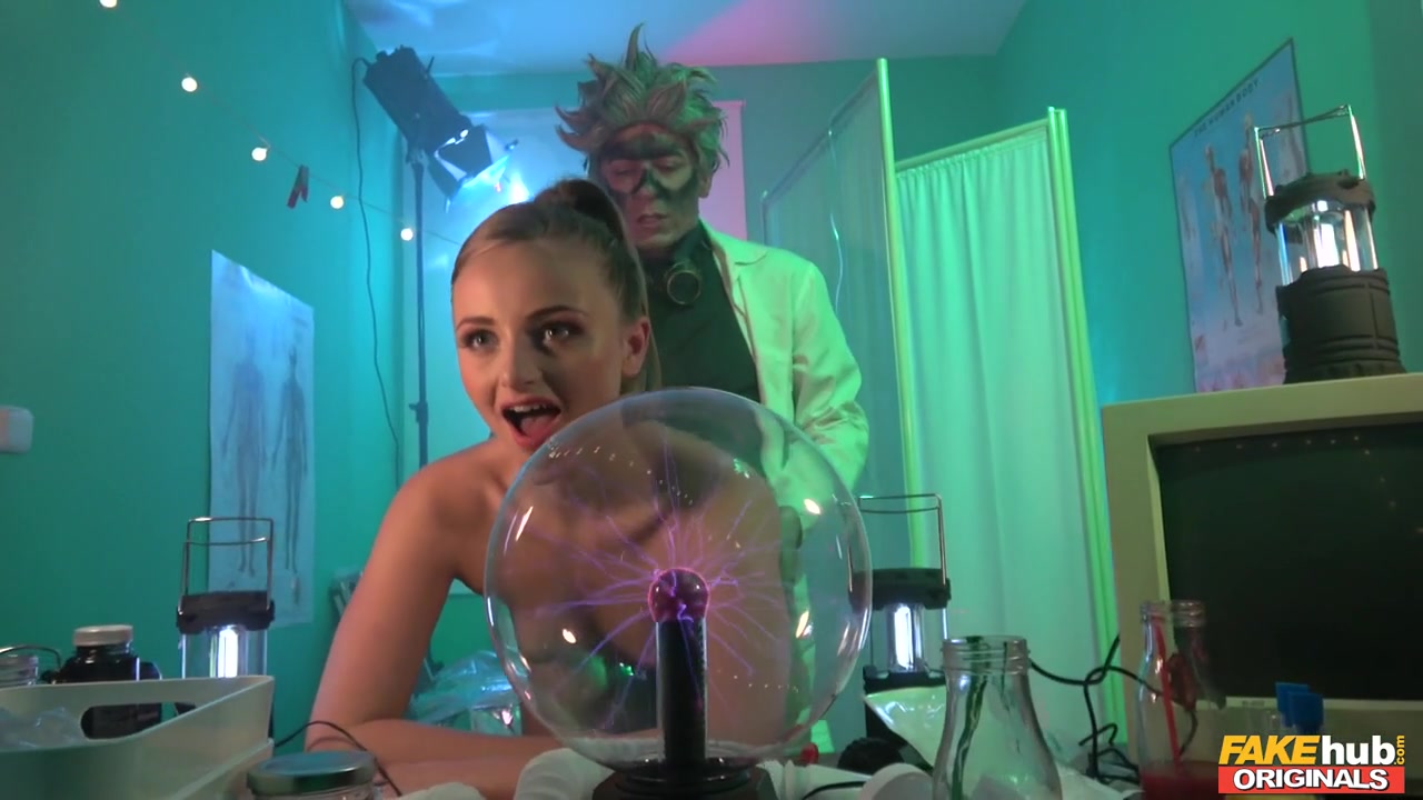 Lady Bug Steve Qute in Fake Scientist: A XXX Parody - FakehubOriginals