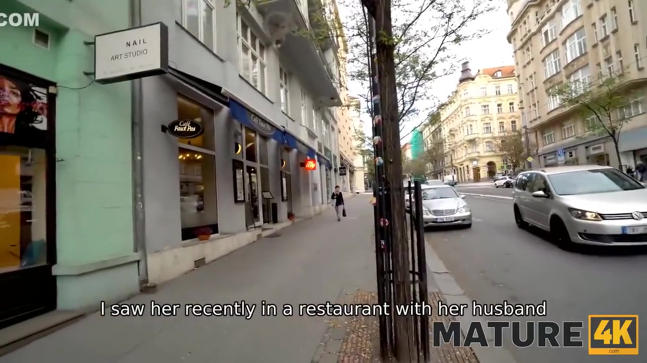Buddy Puts Penis In Mature Madams Opening Instead Of Help
