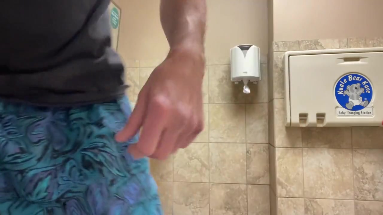 Livenlove Does Kink In Public Bathrooms And Cumshot Compilation