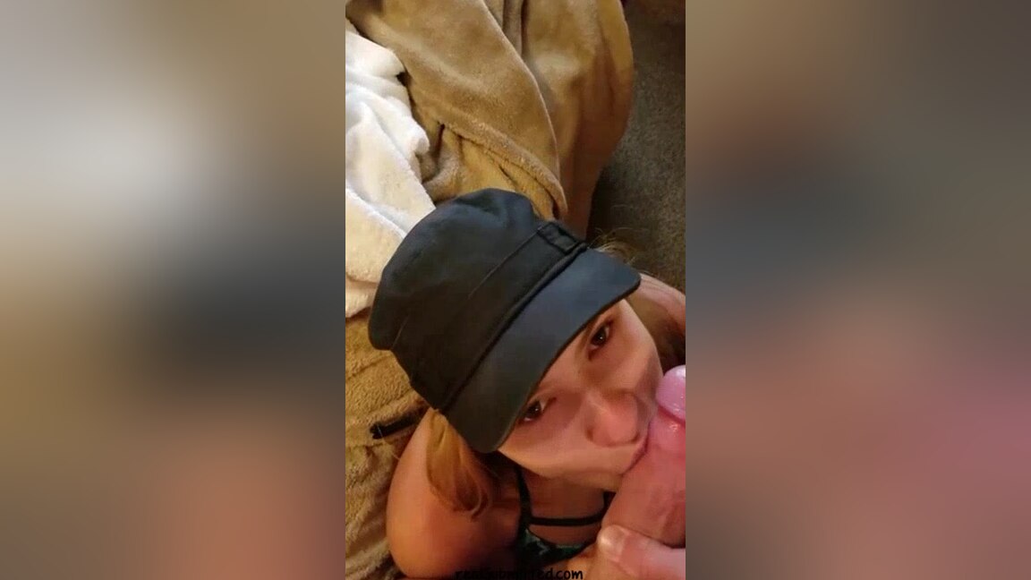 Good Wife Gives Sensual Blowjob - JizzPix