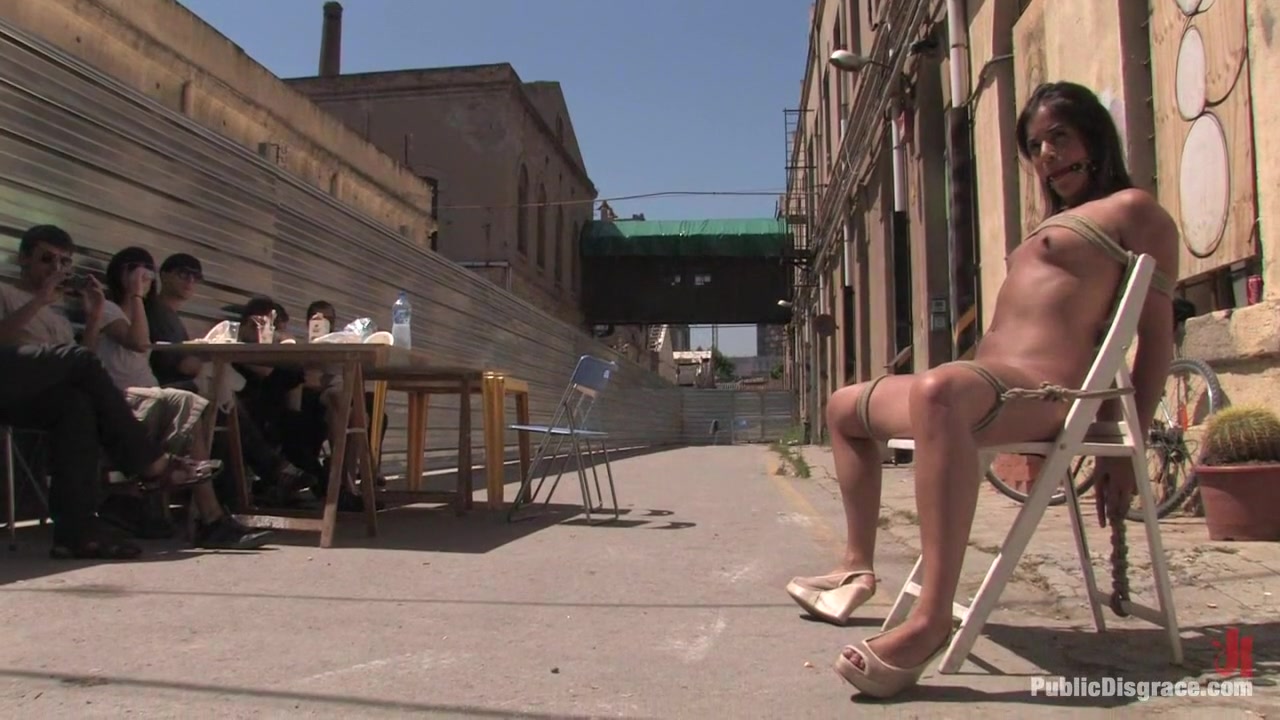 Susana Abril Fully Nude in Central Square