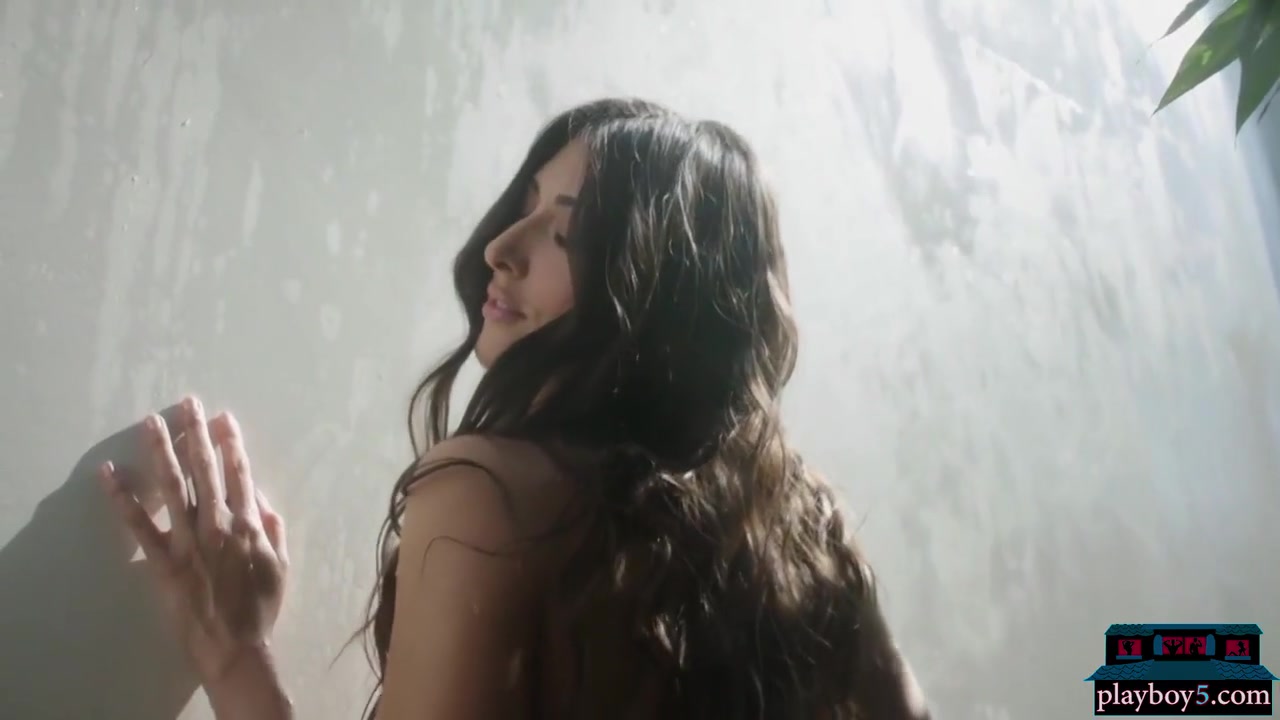 Perfect Ass Latina Milf Brett Barletta Striptease In A Garden And Gets Wet