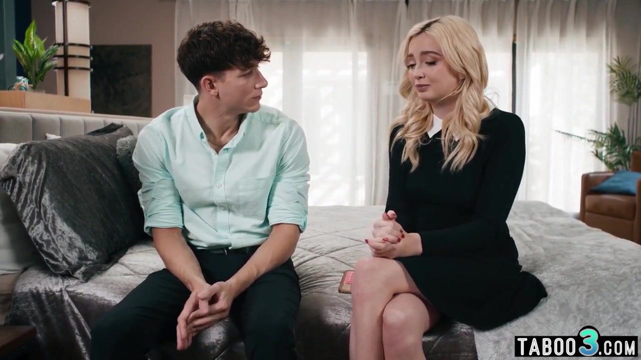 Lexi Lore In Conservative 18yo Lexi Finds A Loophole