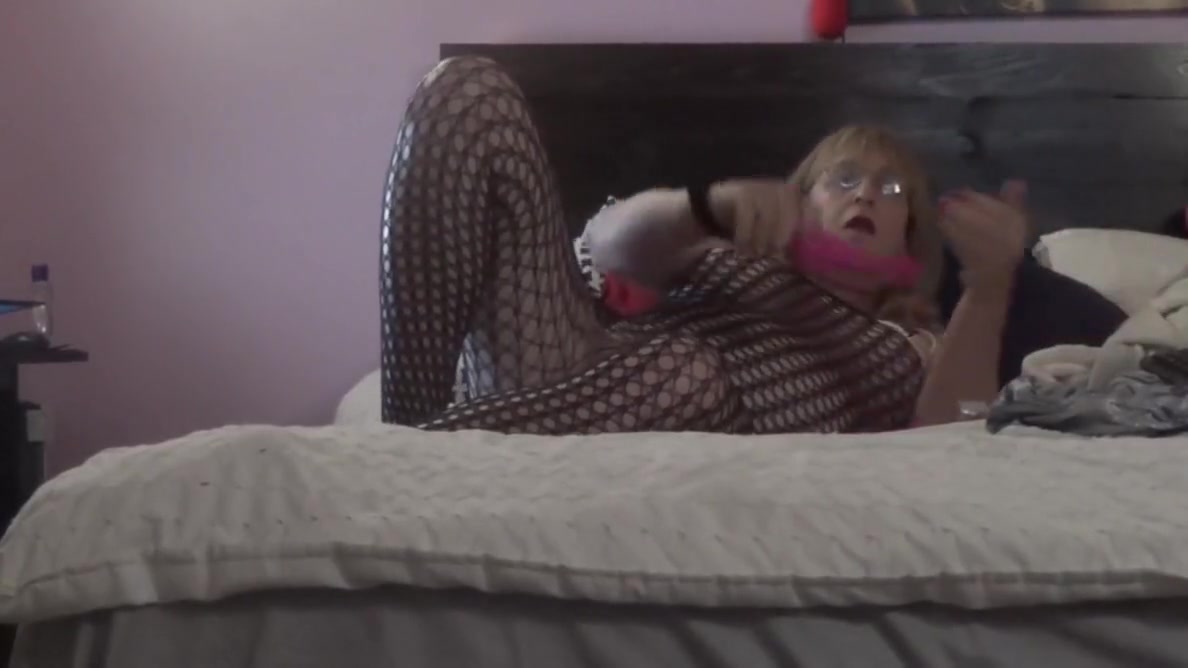 Sissy Jerking Off