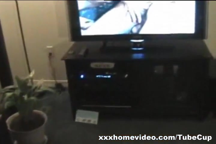 XXXHomeVideo: Towel Drop