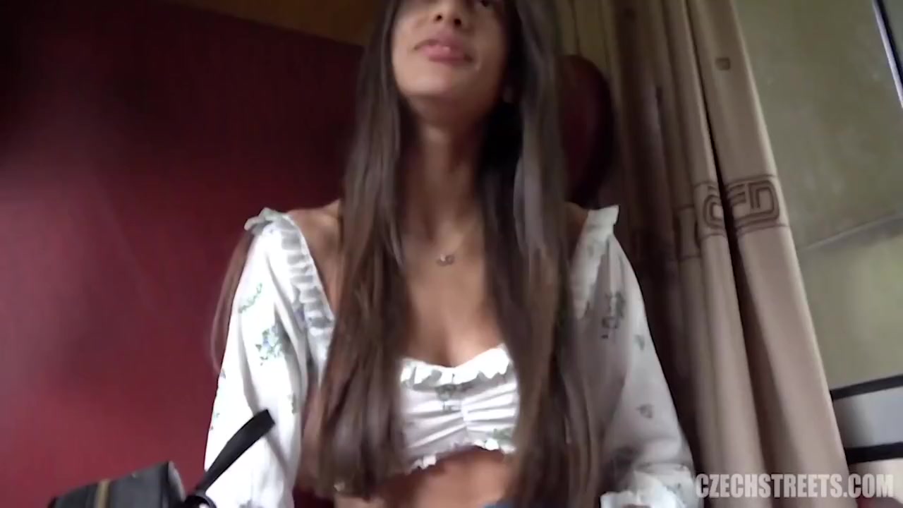 A Quickie On A Fast Train With An Unfaithful Beauty 5 Min