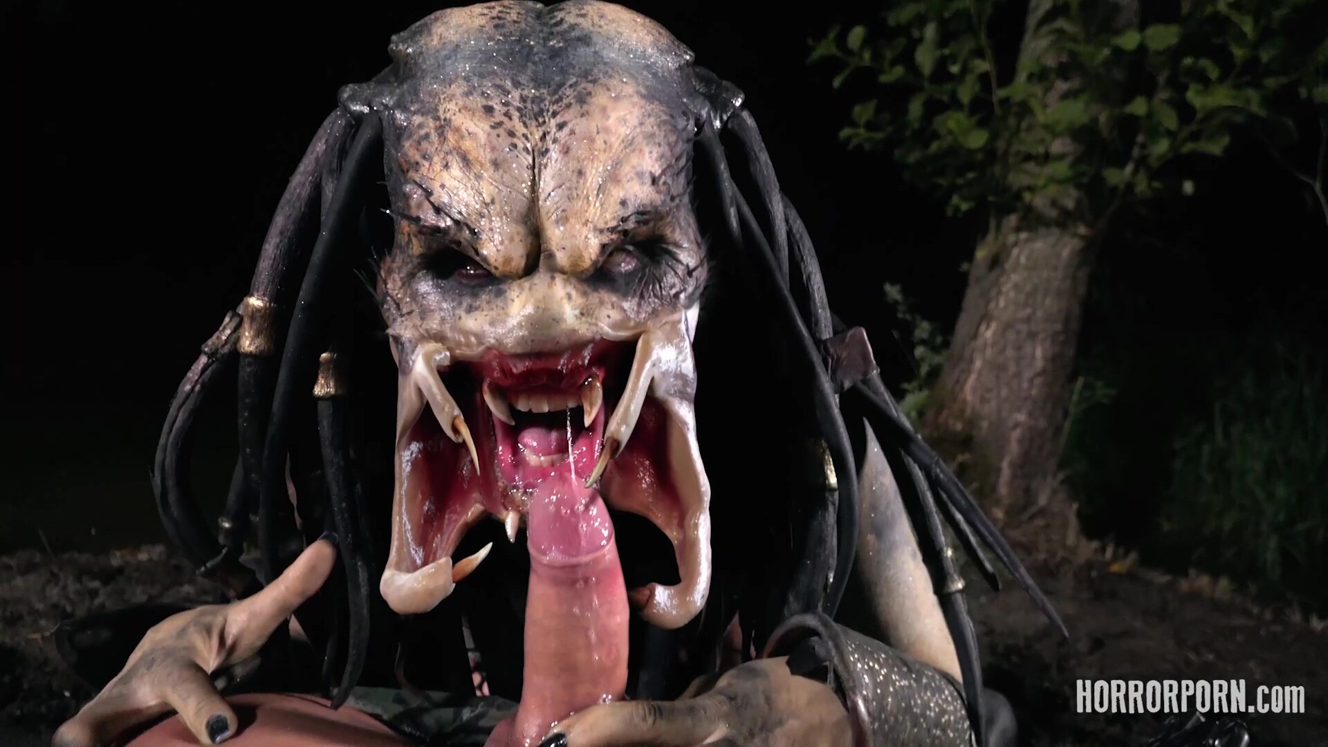 HORRORPORN - Predator Dick Hunter