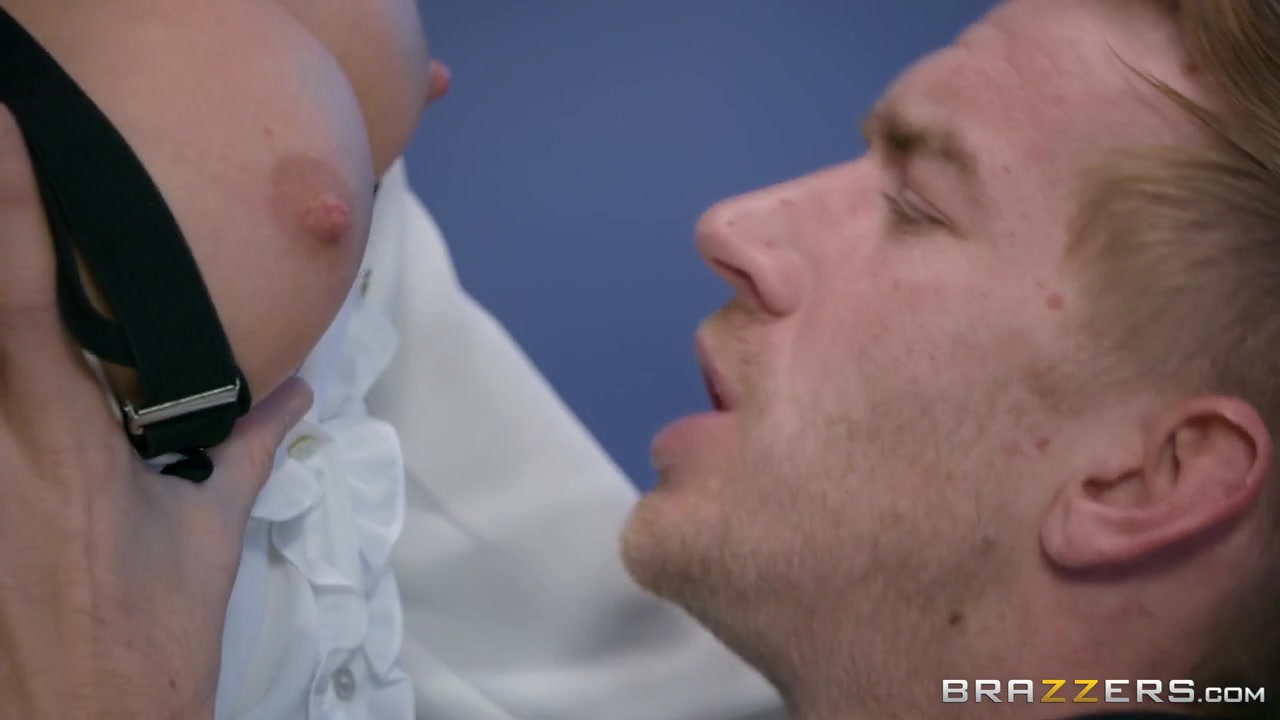 Alix Lynx & Danny D in Daddys Hardest Worker - Brazzers