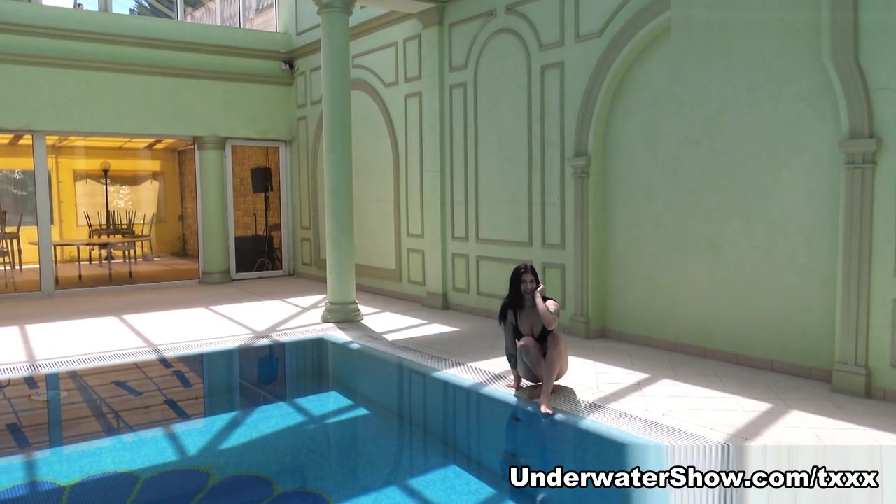 Blossom Sheril Video - UnderwaterShow