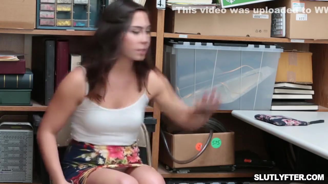Geneva King - Suck The Officers Meat While Her Step dad Wat