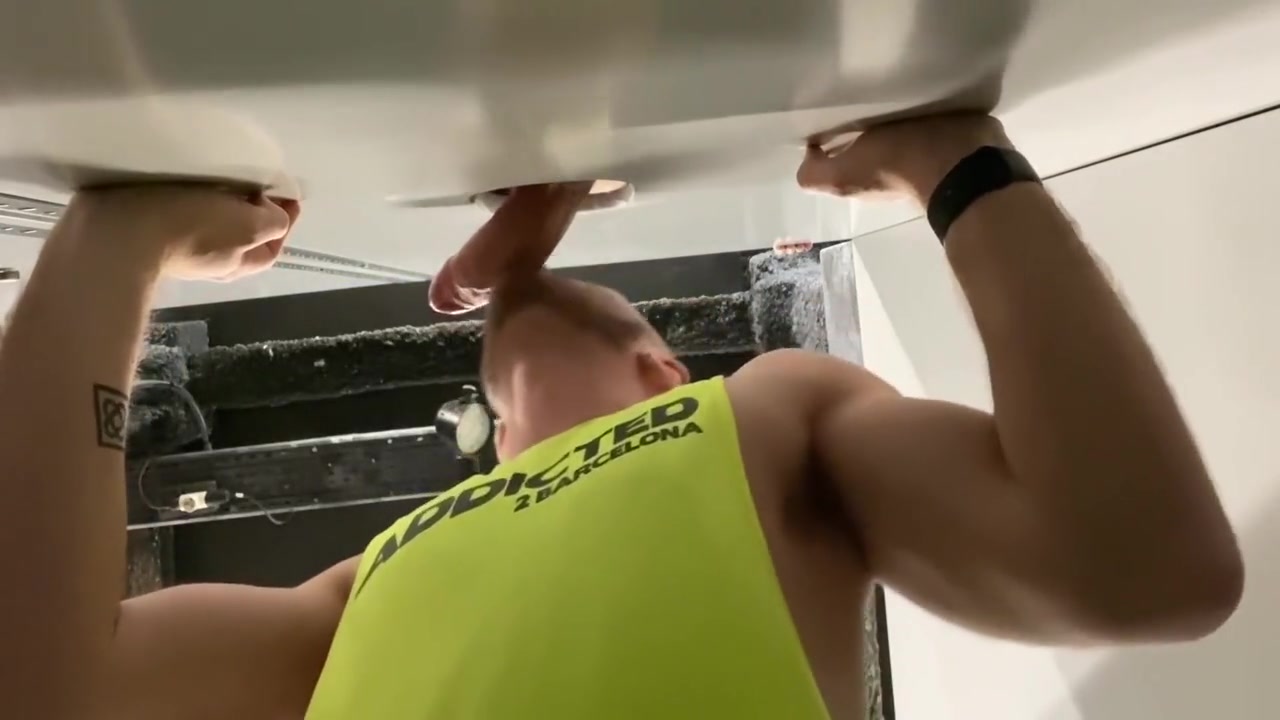 Glory Hole Gay Blowjob For Monster Cock 5 Min - Gay Porn