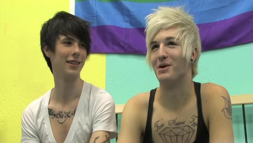 Emo Couple Go For It