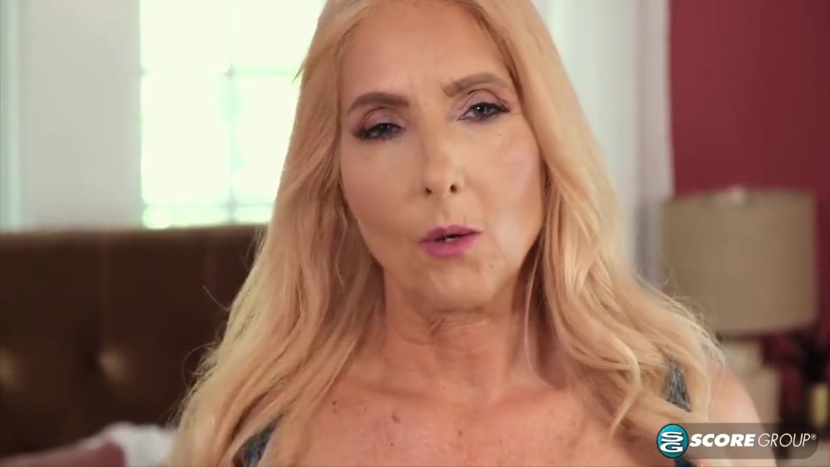 Chery Leigh - How To Please An Older Woman By