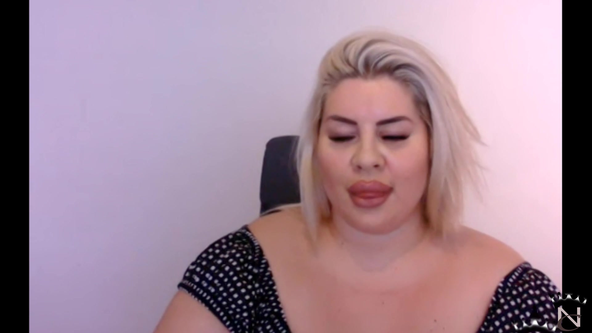 Summary First Live Show - Sex Movies Featuring Natasha Crown
