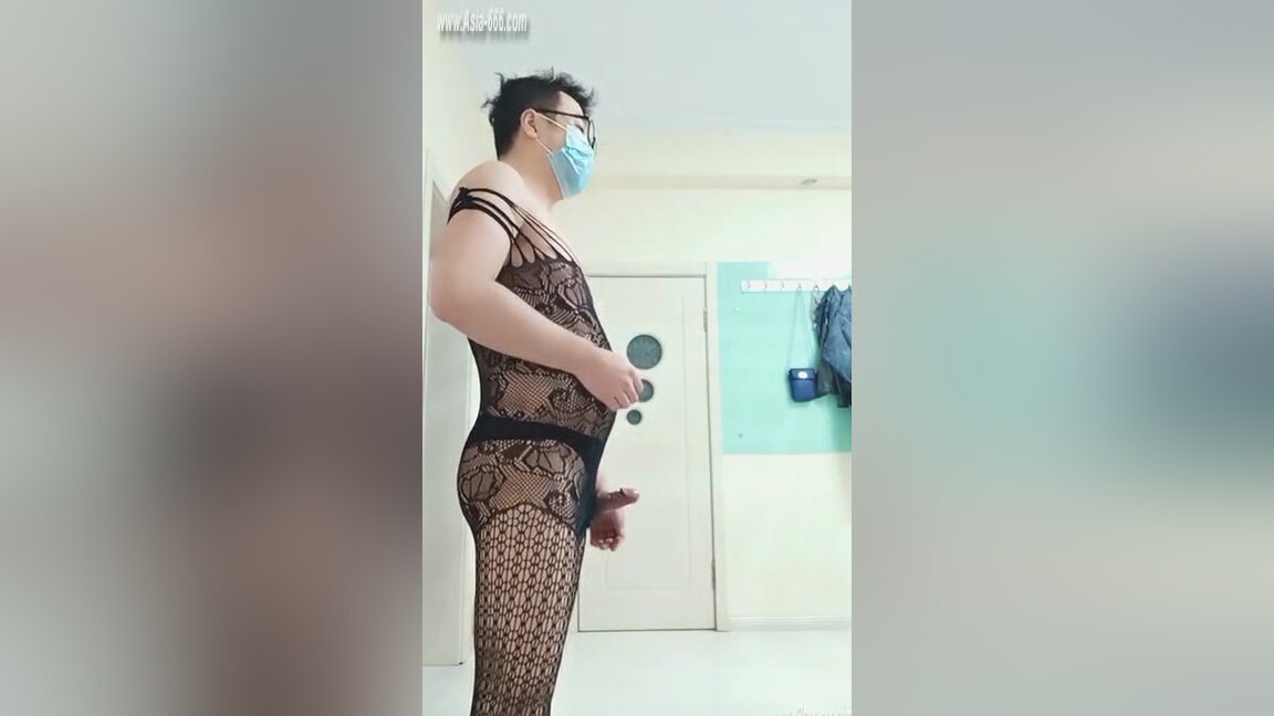 chinese teens live chat with mobile phone.180