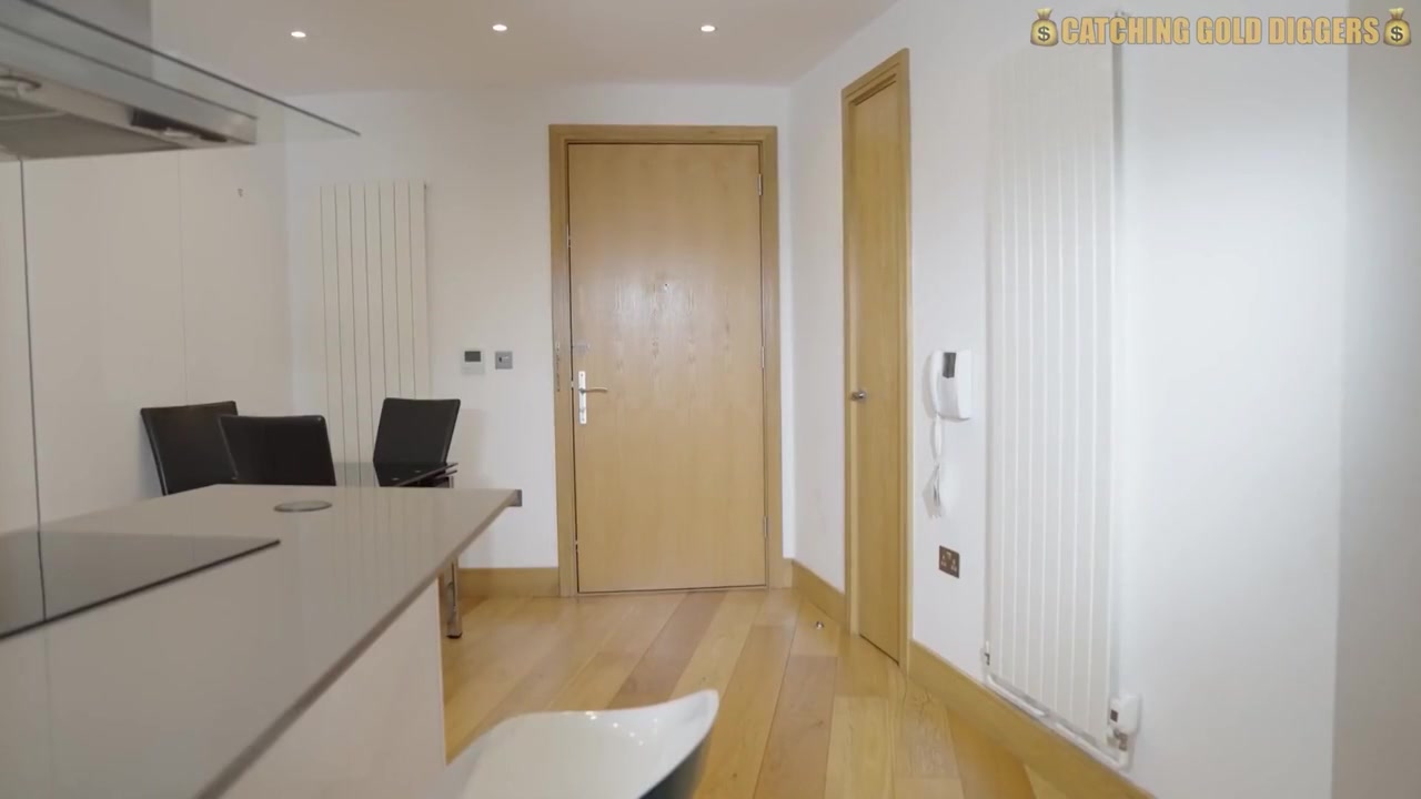 Hot Blonde British Pawg Fucks A Stranger She Just Met For A