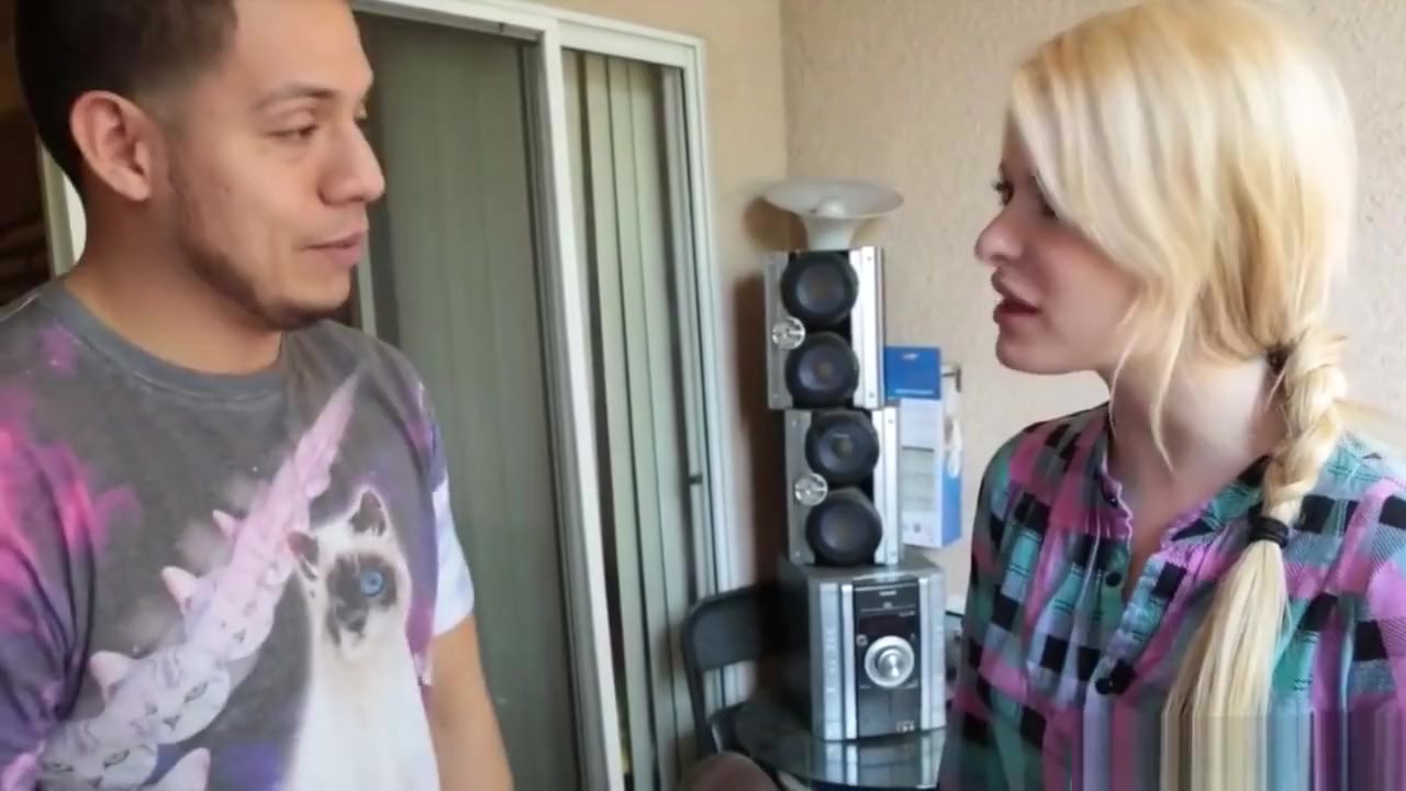 Dude Gets Inside Stepsis's Wet Cunt