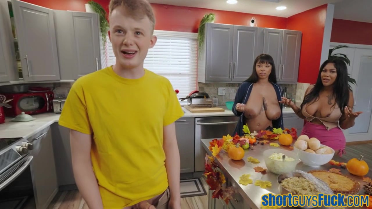 Short fellow fucks two nasty bitches in threesome fuck