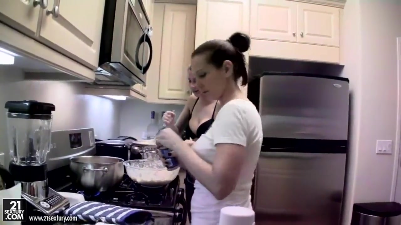 Cindy Hope and Sandy are cooking in the kitchen