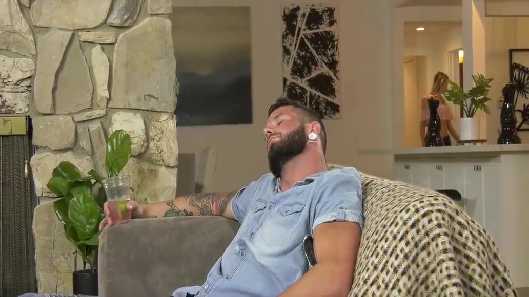 Hot Blonde Shemale Analed By Tattooed Employer - Johnny Hill And Luna Love