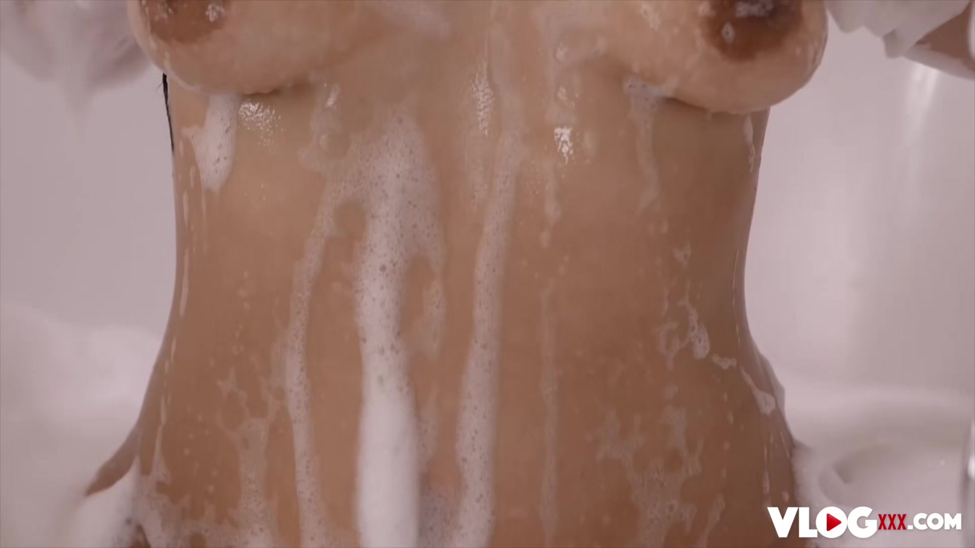 Masseuse Asia Vargas Pounded After Steamy Massage