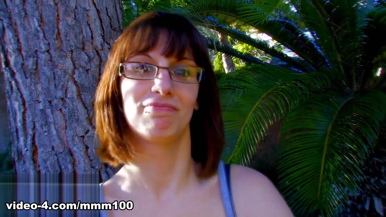 Lola Vinci in Video Interview Porno With Lola Vinci - MMM100