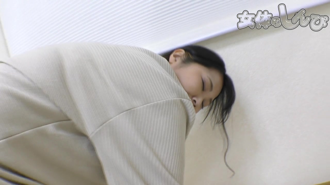 Watching hairless pussy - Fetish Japanese Video