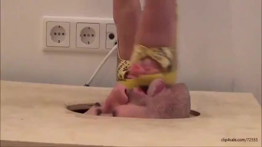 Footdomina Gabriella Face Trampling In Fashion High Heels