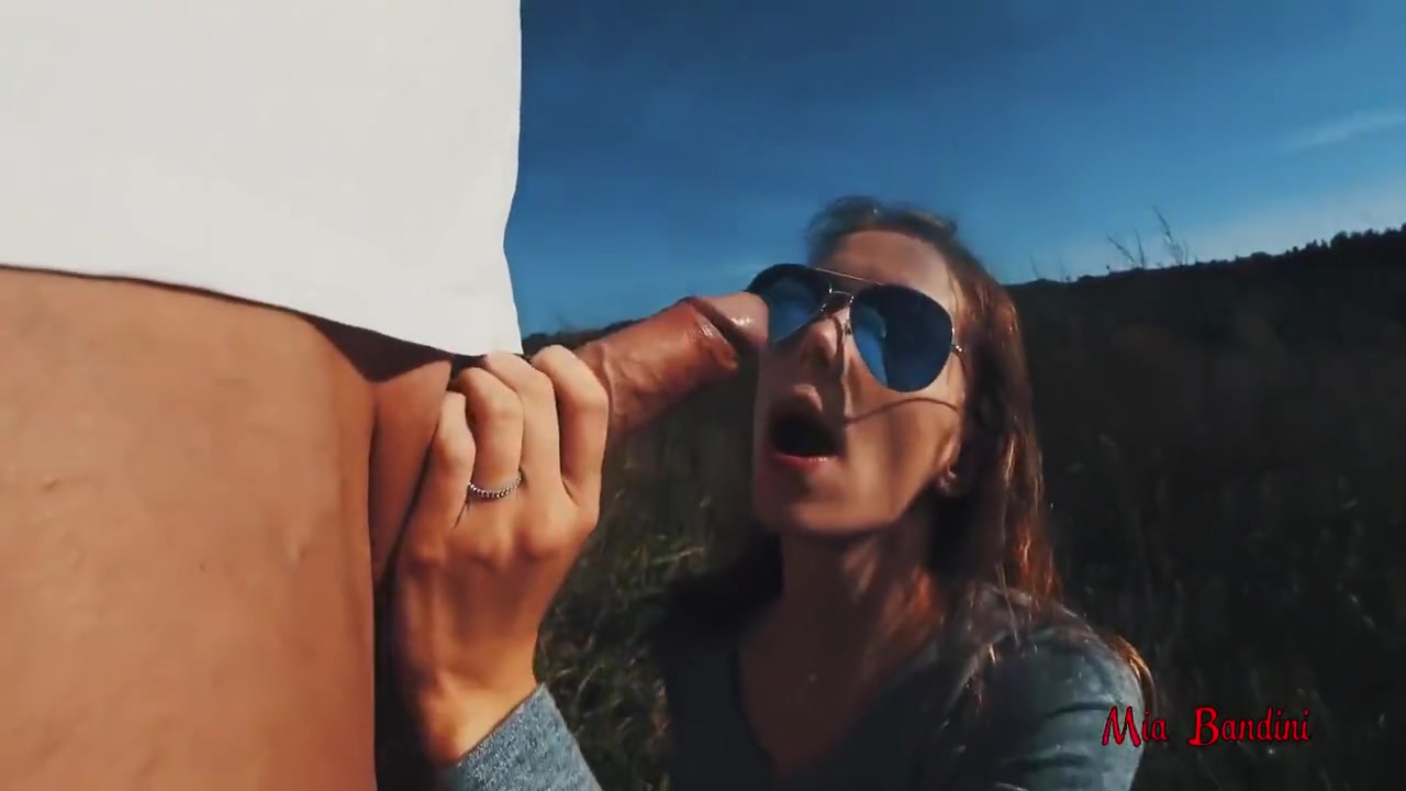 Mia Bandini In Fitness Couple Blowjob In Nature 5 Min
