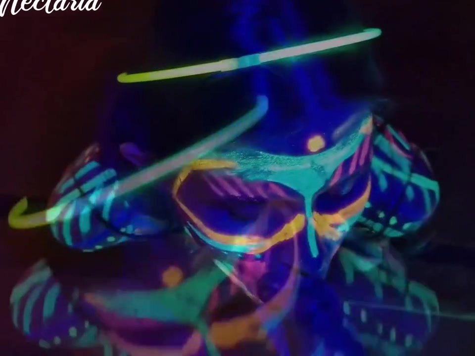 Fucked The Wild Slim Girl In The Uv- Light