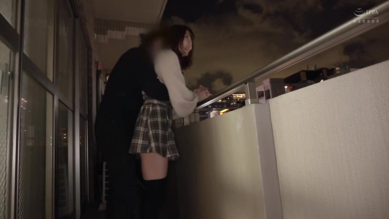 0001064_長身のスレンダー日本人女性がガン突きされる痙攣イキセックス