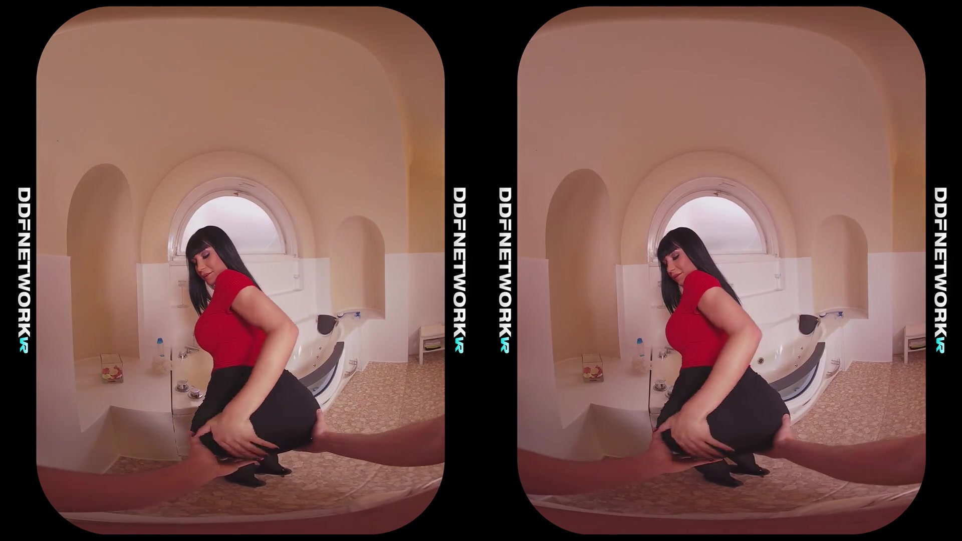 Valentina Ricci in Bathtime Blowjob - DDFNetworkVR