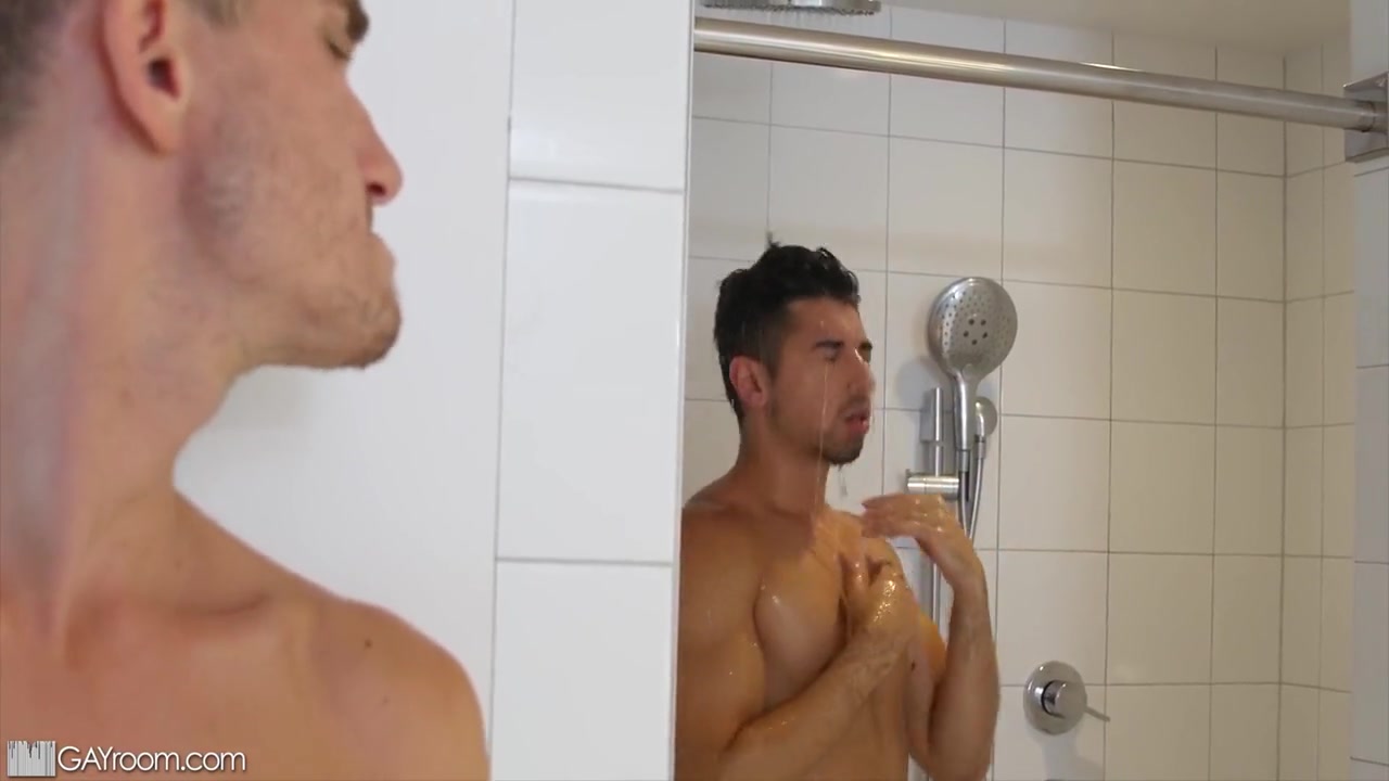 Pool Boy Follows Guest Back To His Room To Stretch Open His Butthole