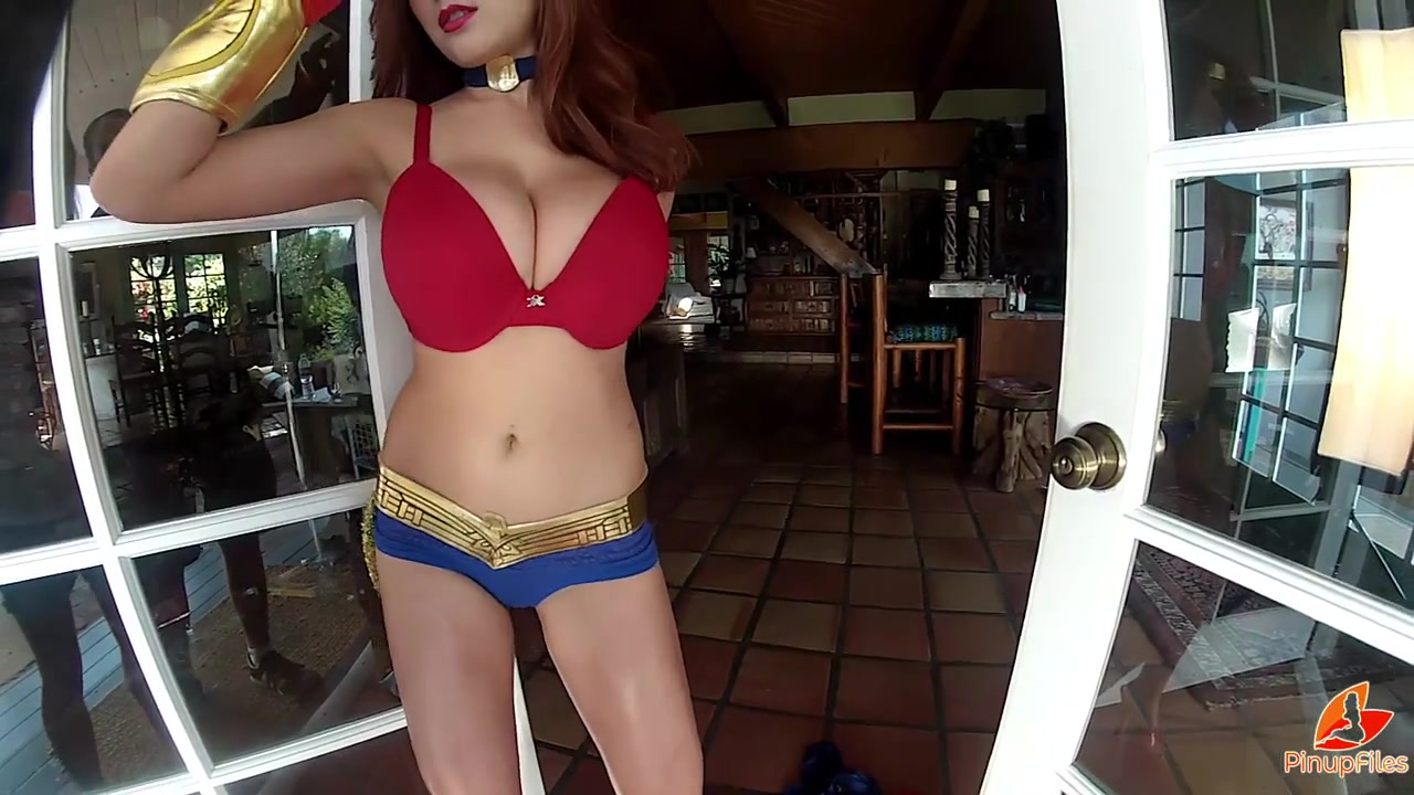 Tessa Fowler - Wonder Woman 4 - PinupFiles