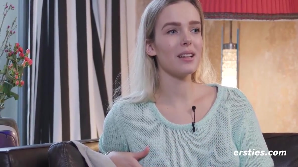 Die Blonde Sandy S Macht Es Sich Selbst Mit Einem G-punkt-dildo