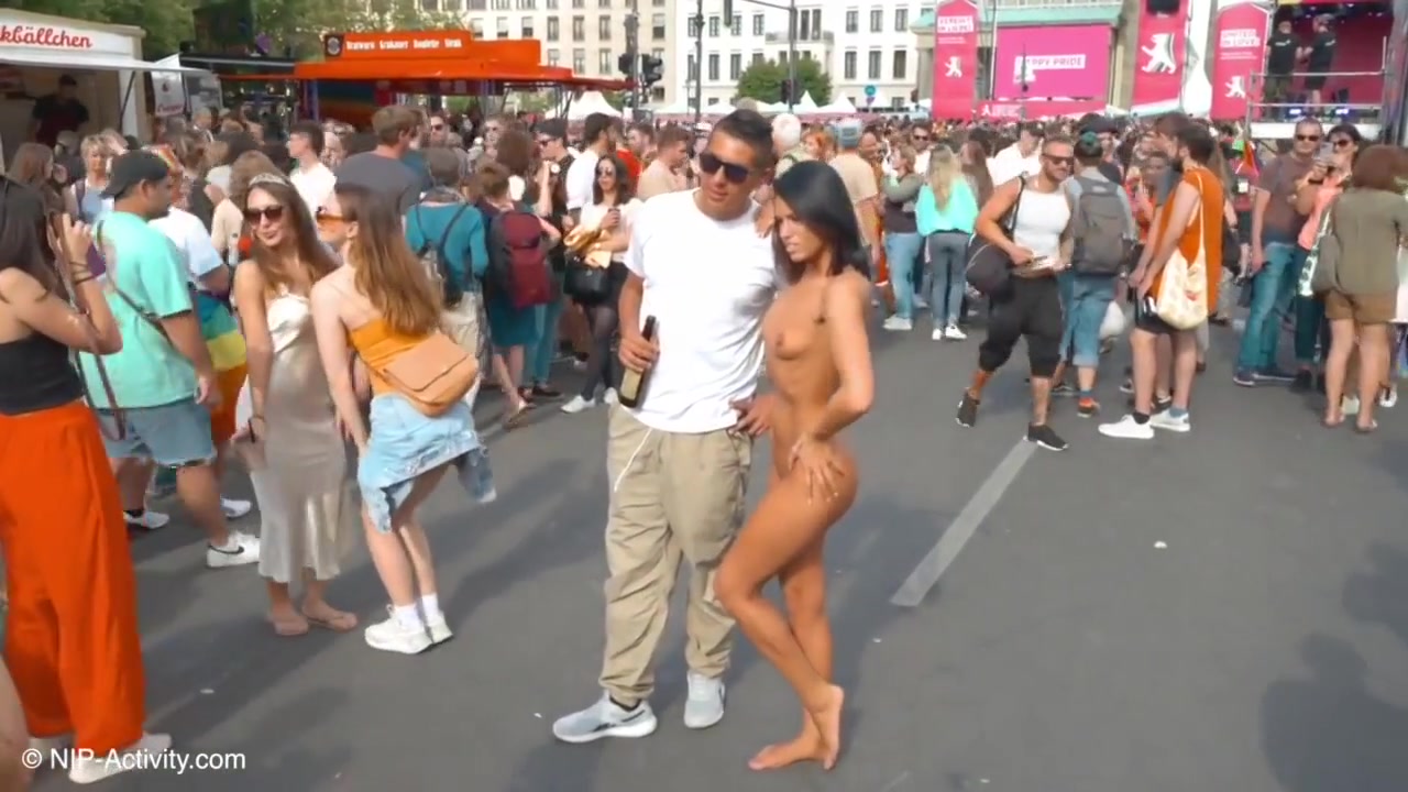 Nude In Public Video Girl Strips Naked And Takes A Walk Thr