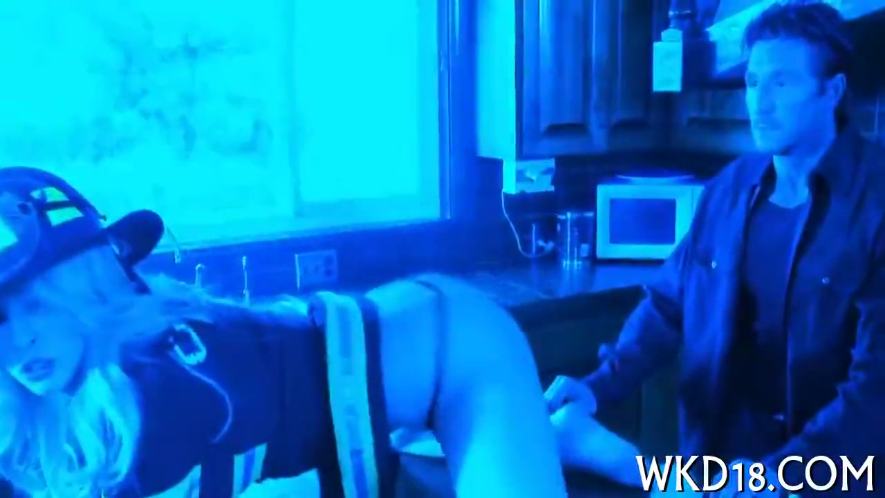 Guy Gets Dick Sucked Well