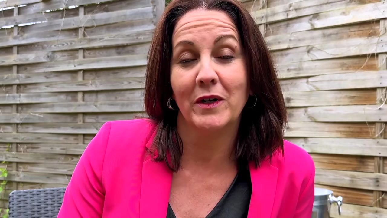 Lana wanted to be busy on all sides... - Jacquie et Michel TV