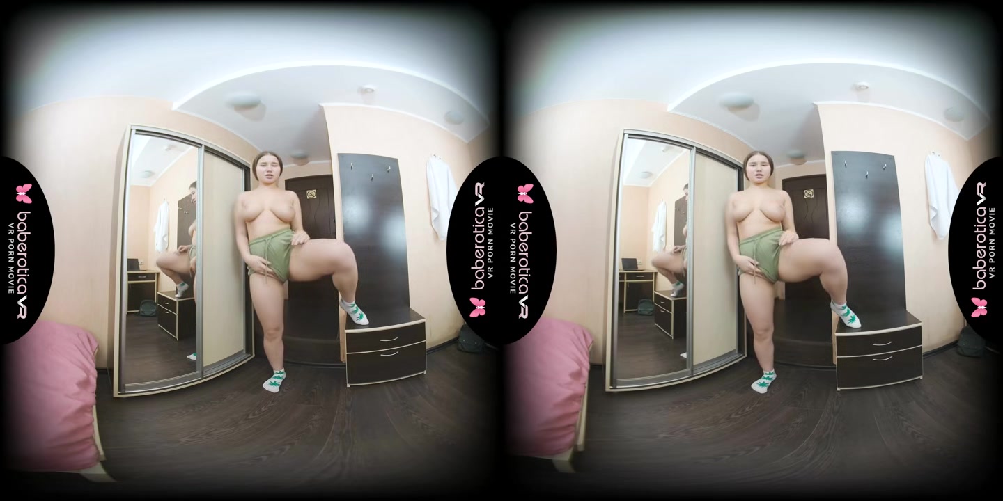 Russian Amalia Davis has a delicious juicy ass - BaberoticaVR