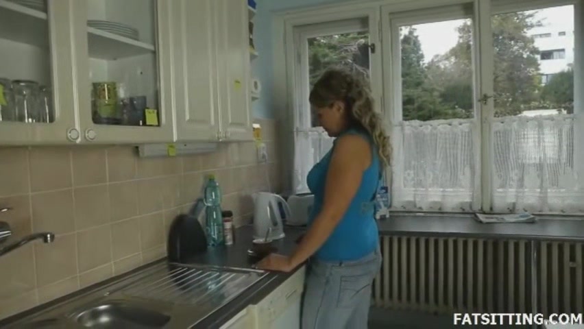 Young Plumper Jenny Facesits her Boyfriend - Plumperd