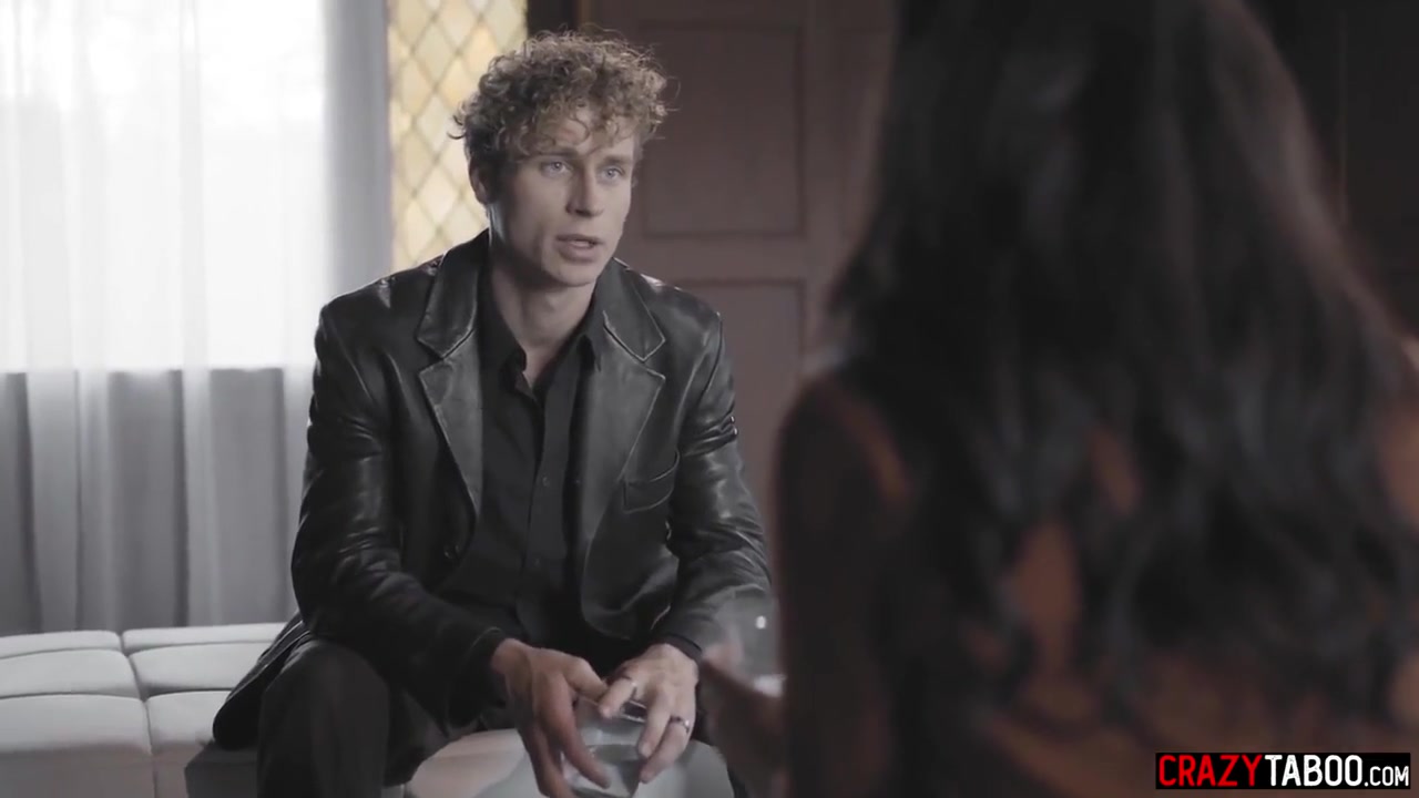 teen 18+ Reporter Gets Close To A Psychopath And Gets Finge