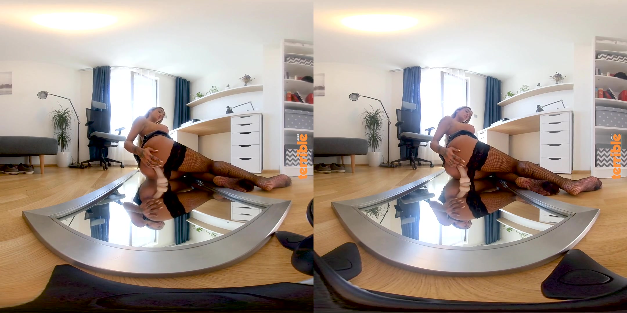 Daisy Lee in Dresscode Issues - Mirror / - perVRt