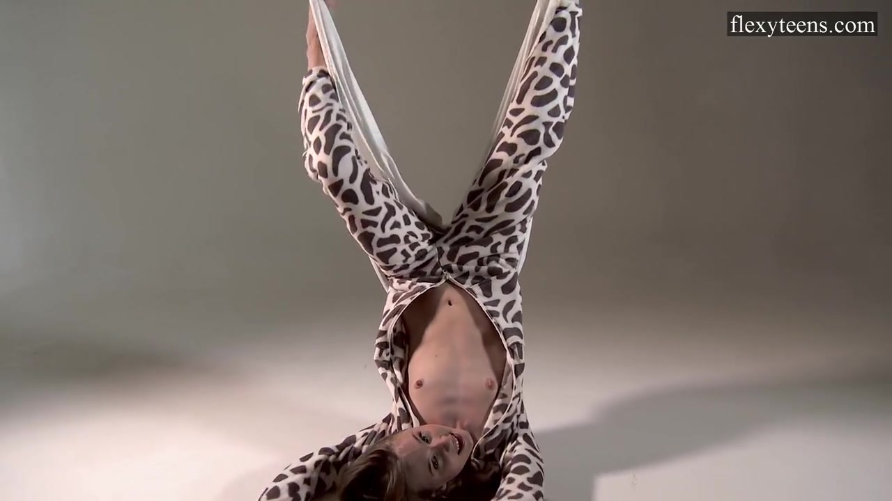 Super Flexible Young Babe - Sofia Zhiraf