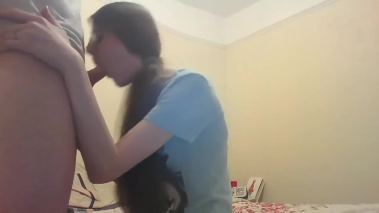 Nerdy amateur shemale deepthroats and gets fucked on cam
