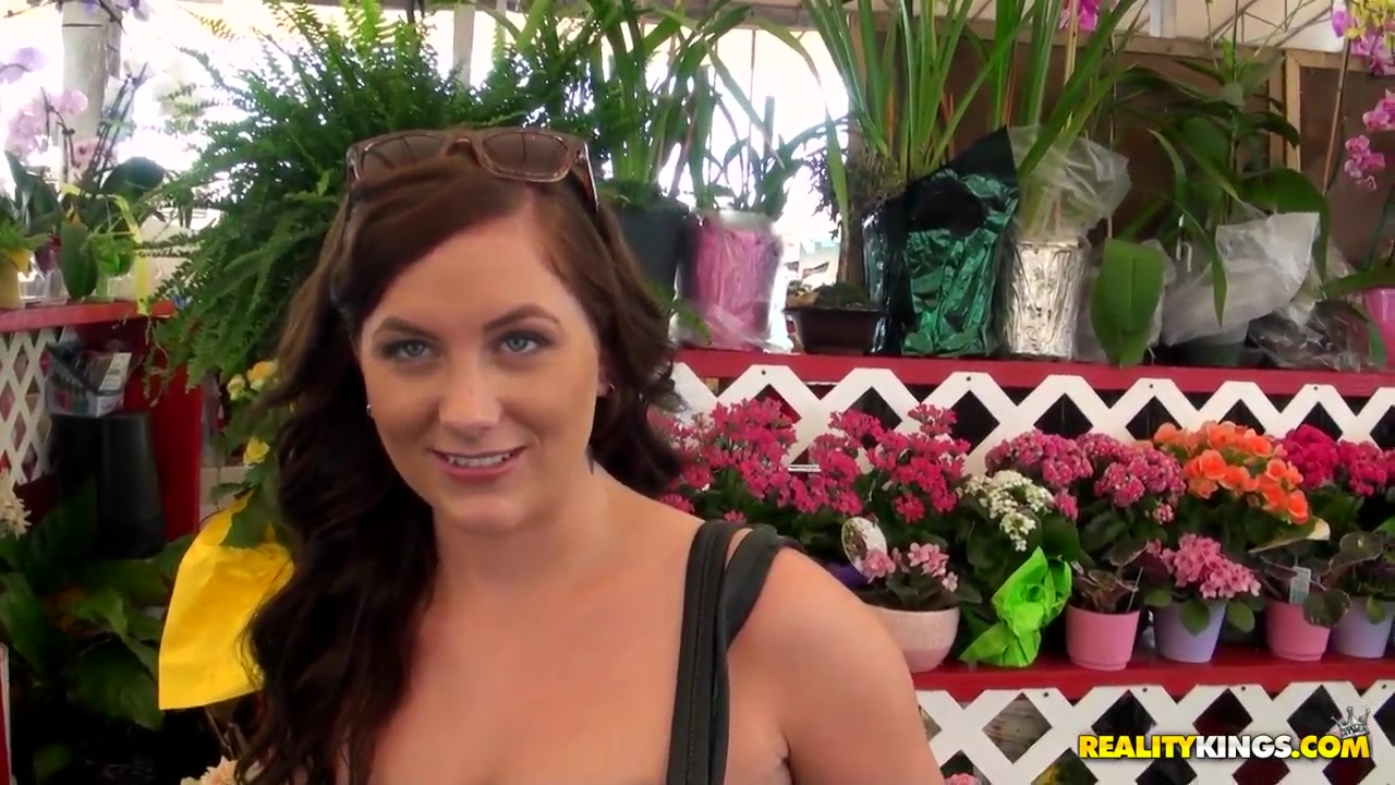 Bruno meets appetite Hayden Bell at the local flea market and invites her at his home