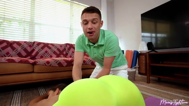 Yoga With My Stepmom - S1:E7 - Momlover
