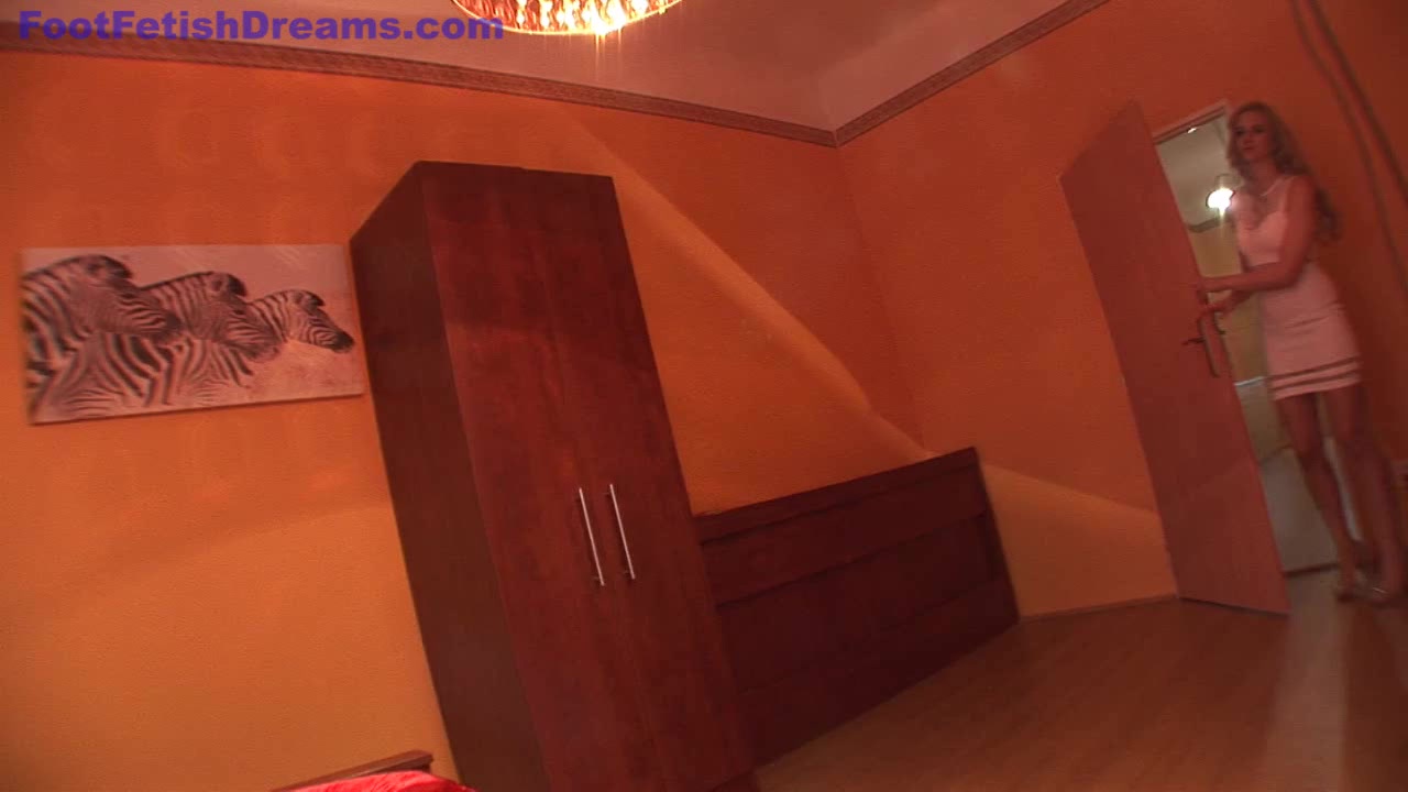 teen 18+ Escort Bitch FJ 21 Y/O - FootFetishDreams